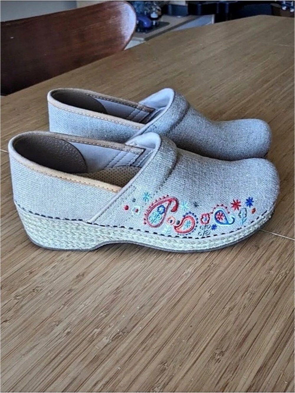 Skechers Floral Denim Wedge Clogs US 9